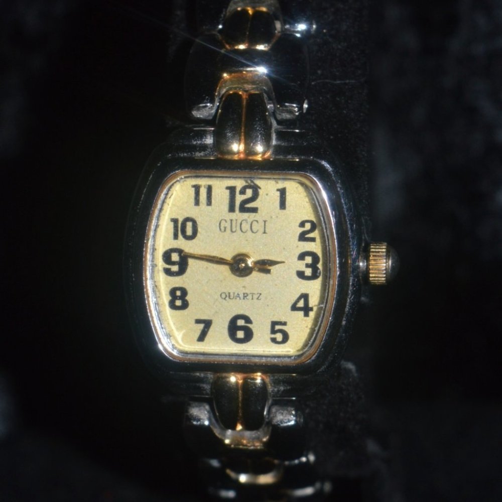 GUCCI WOMEN'S WATCH  VINTAGE 1970s  STAILESS STEEL  TWO TONE  QUARTZ MOVEMENT